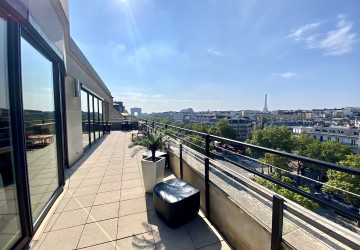 espace de travail avec terrasse et vue à paris 17